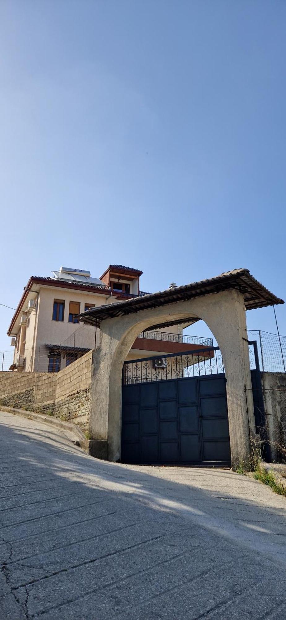 Shena Guest House Gjirokaster Exterior photo
